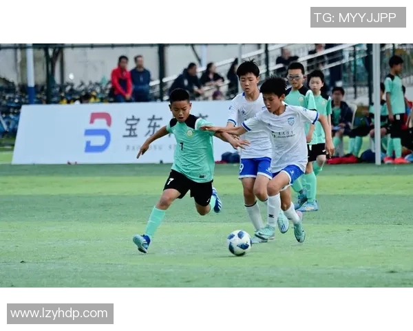 上海足球队防守分析:优劣势与未来改进方向探讨 上海足球队防守分析:优劣势与未来改进方向探讨